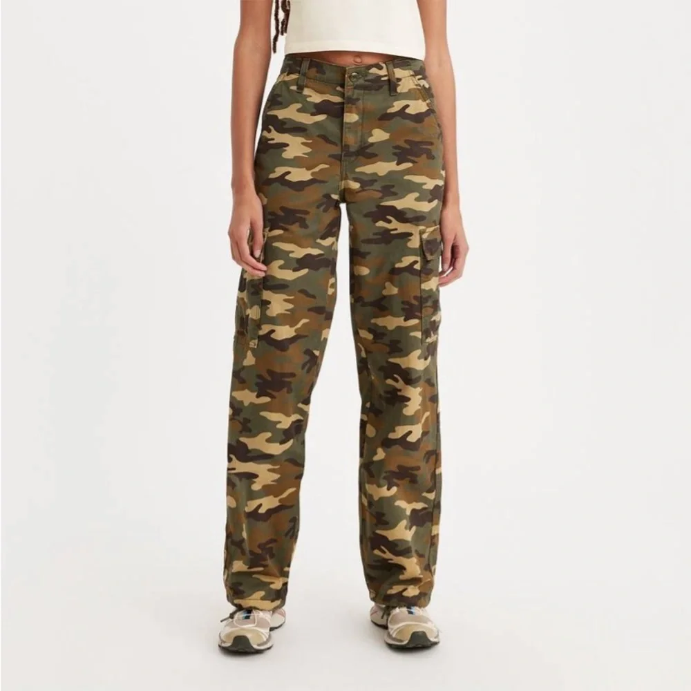 Levi's | Pants & Jumpsuits | Levis Midrise 94 Baggy Cargowide Leg